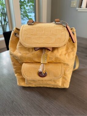 Coach Riya 21 Backpack Signature Denim Pale Yellow CJ833 LHPWE Sold Out